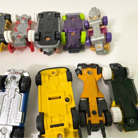 Lot of 24 Diecast Hot Wheels Toy scars - Picture 13 of 16